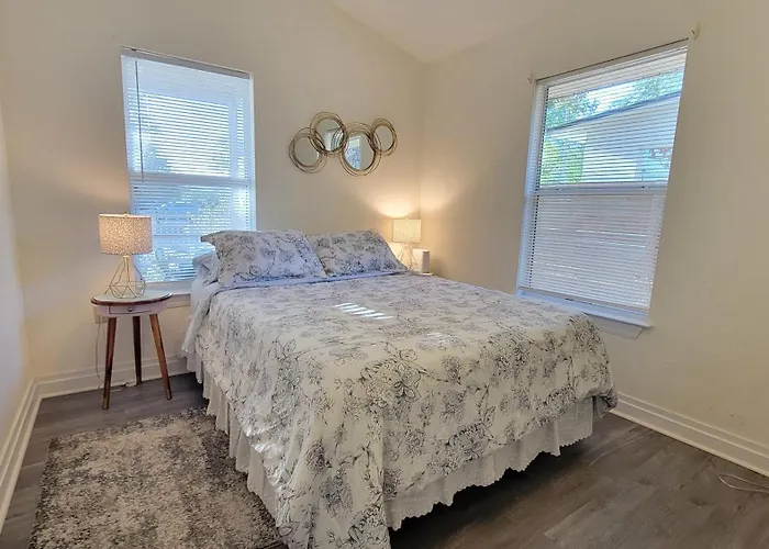 Stylish House Near Uf, Va, & Downtown Gainesville