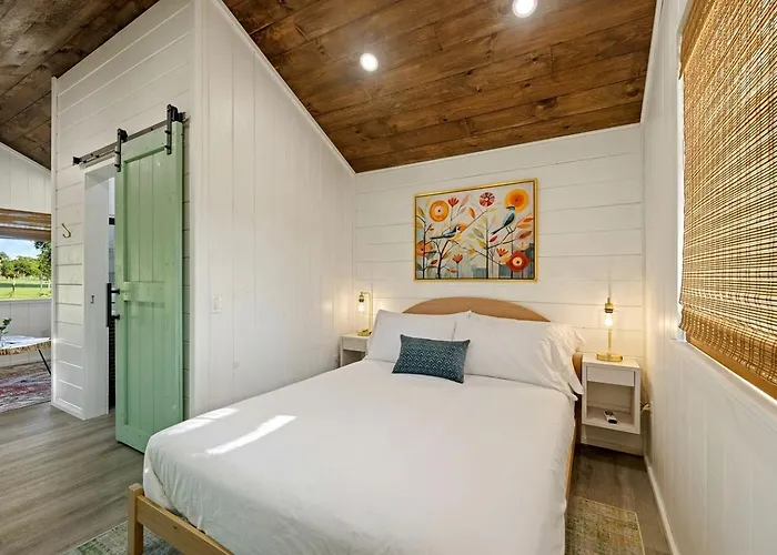 Gorgeous And Modern Cabin Near Poe Springs Park, Perfect For A Weekend In Nature