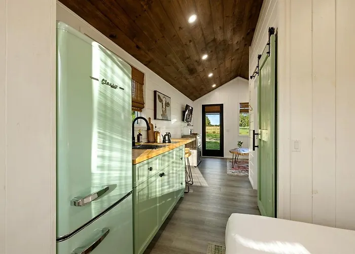 Serene And Cozy Cabin Near Gilchrist Blue Springs, Perfect For A Small Town Florida Getaway